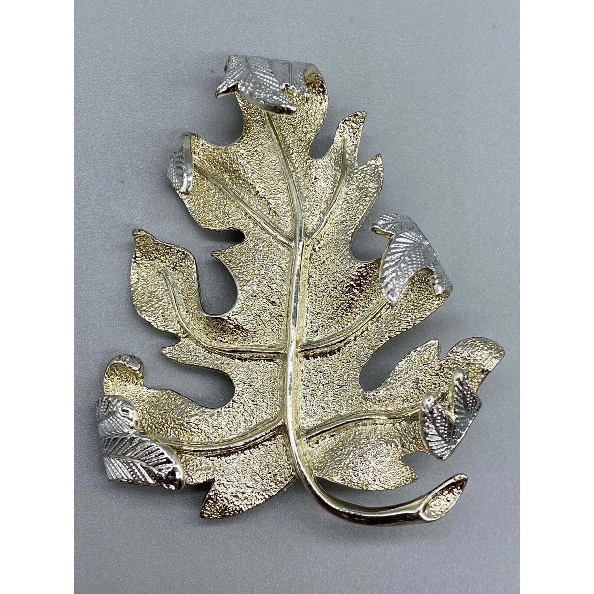 Sarah Coventry Vintage Large Silver Tone Oak Leaf Brooch Pin 27$